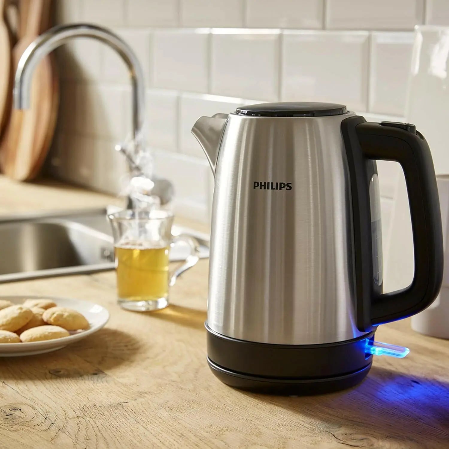 Philips, New Daily Metal Kettle, 1.7 Liters Capacity, 2200 Watts